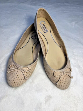 Circus by Sam Edelman Nude Perforated Bow Flats Beige US 9.5